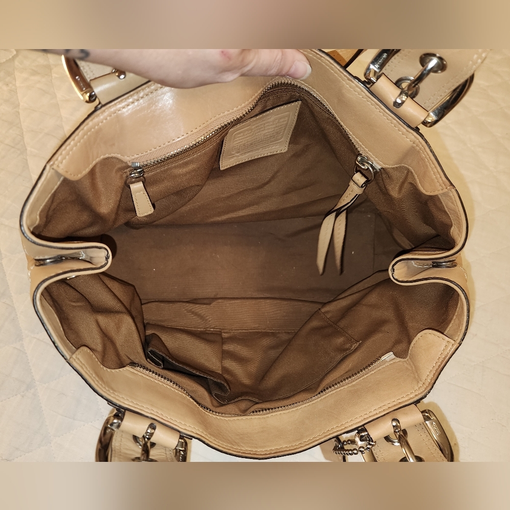 COACH leather vintage large Soho Bag in tan - Picture 8 of 12